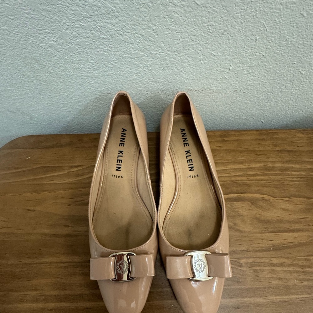 Anne Klein Women's Tan Flats